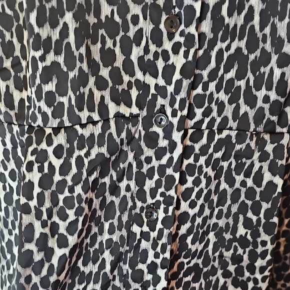 Torrid Black and White Animal Print Blouse - Picture 5 of 9